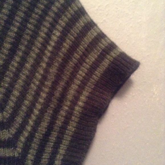 Knit short sleeve dress - Picture 6 of 6